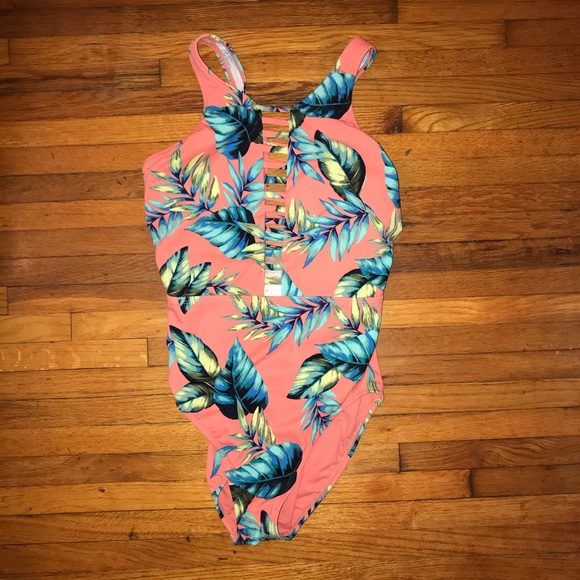 Beach Betty Other - NWOT Beach Betty Slimming Control Bathing suit